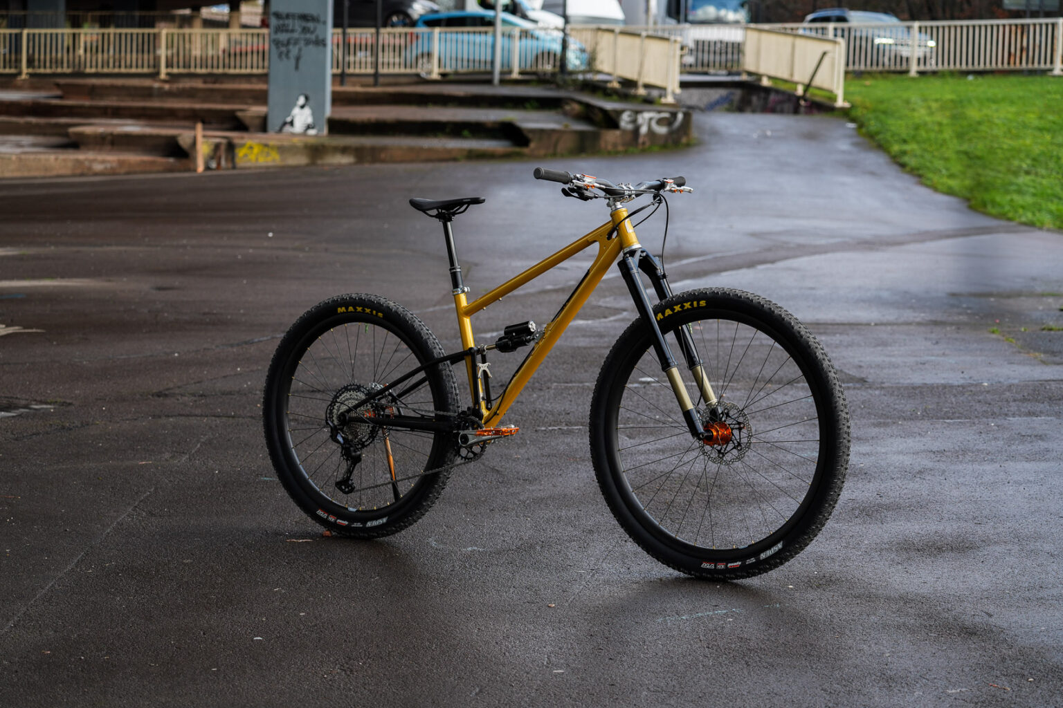 Starling Big Bird 32/29 mullet trail bike