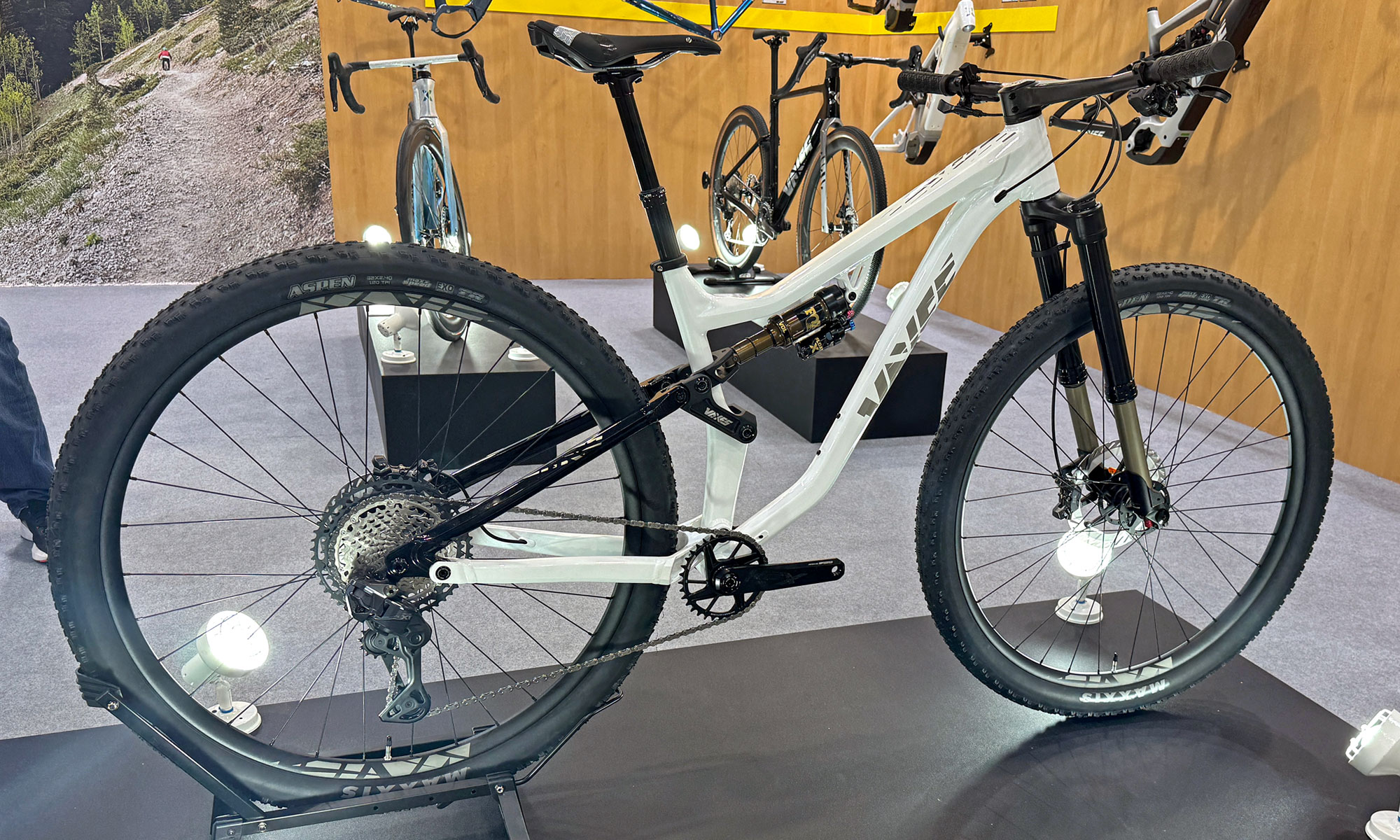32" bikes at Taipei Cycle 2026: Vaxes aluminum full suspension