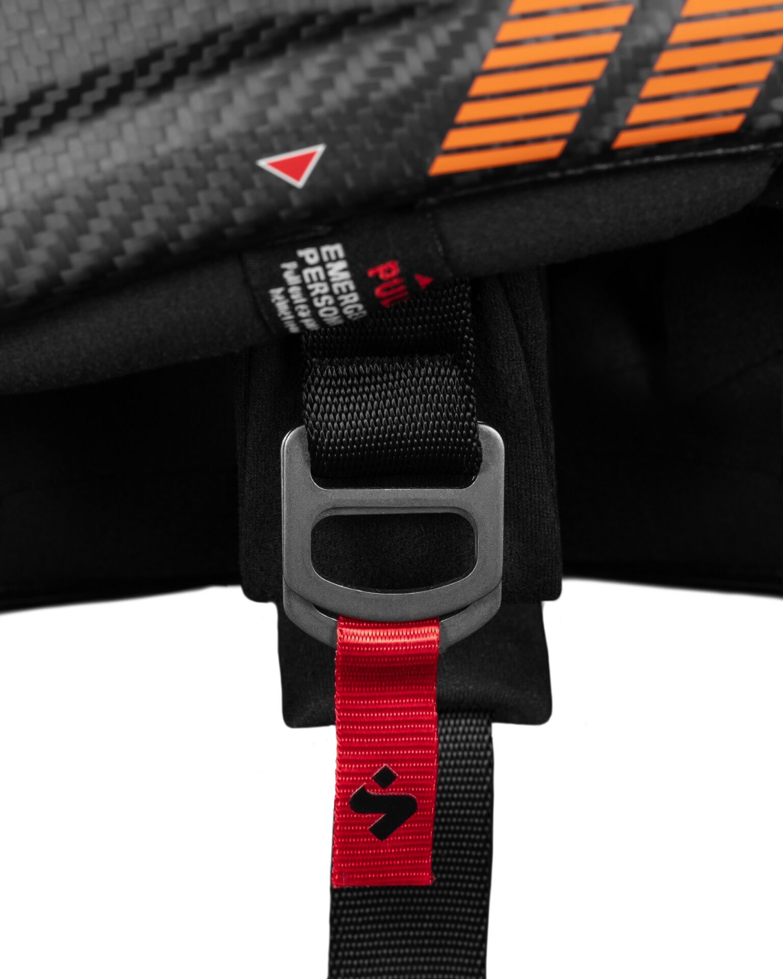 studio image showing the Double D buckle on the chinstrap