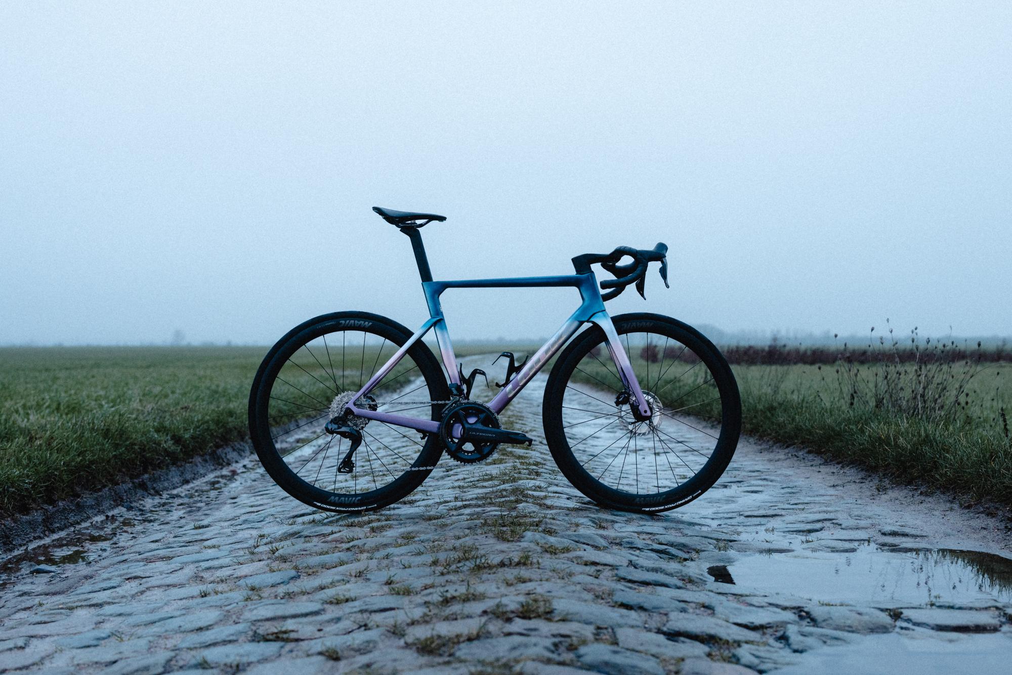 Limited Edition Grey-Blue-Pink Look Ciel du Nord 795 Blade RS is Built to Say: Thank You le Nord