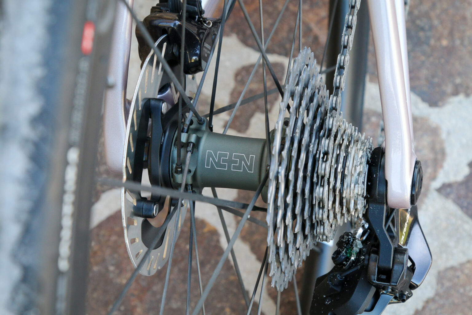 Avona Velum sub 6 bergreif SL wheels carbon spokes