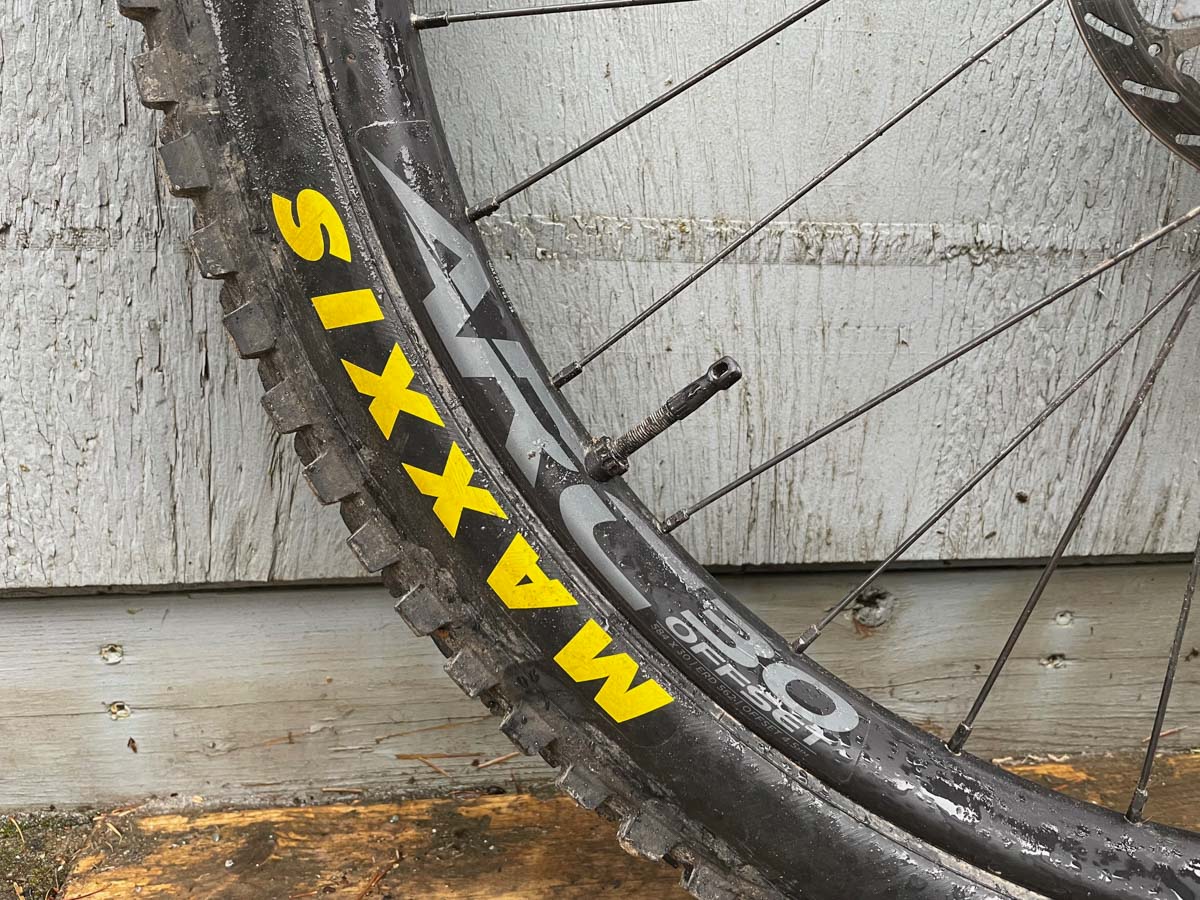 Devinci Spartan 2026, rim and tire