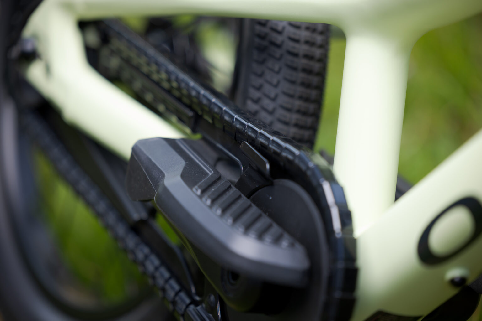 Orbea designed the crank arms to double as foot pegs for a balance bike