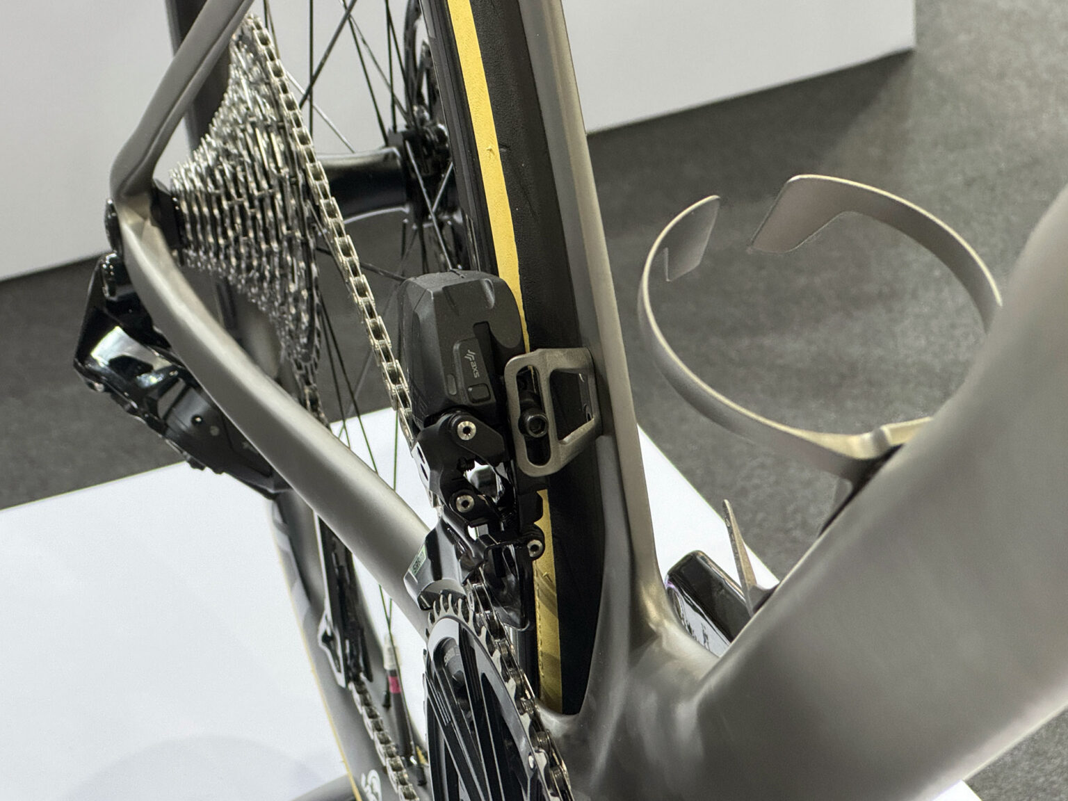 Laget Aero One custom 3D-printed aerodynamic titanium road bike, front derailleur