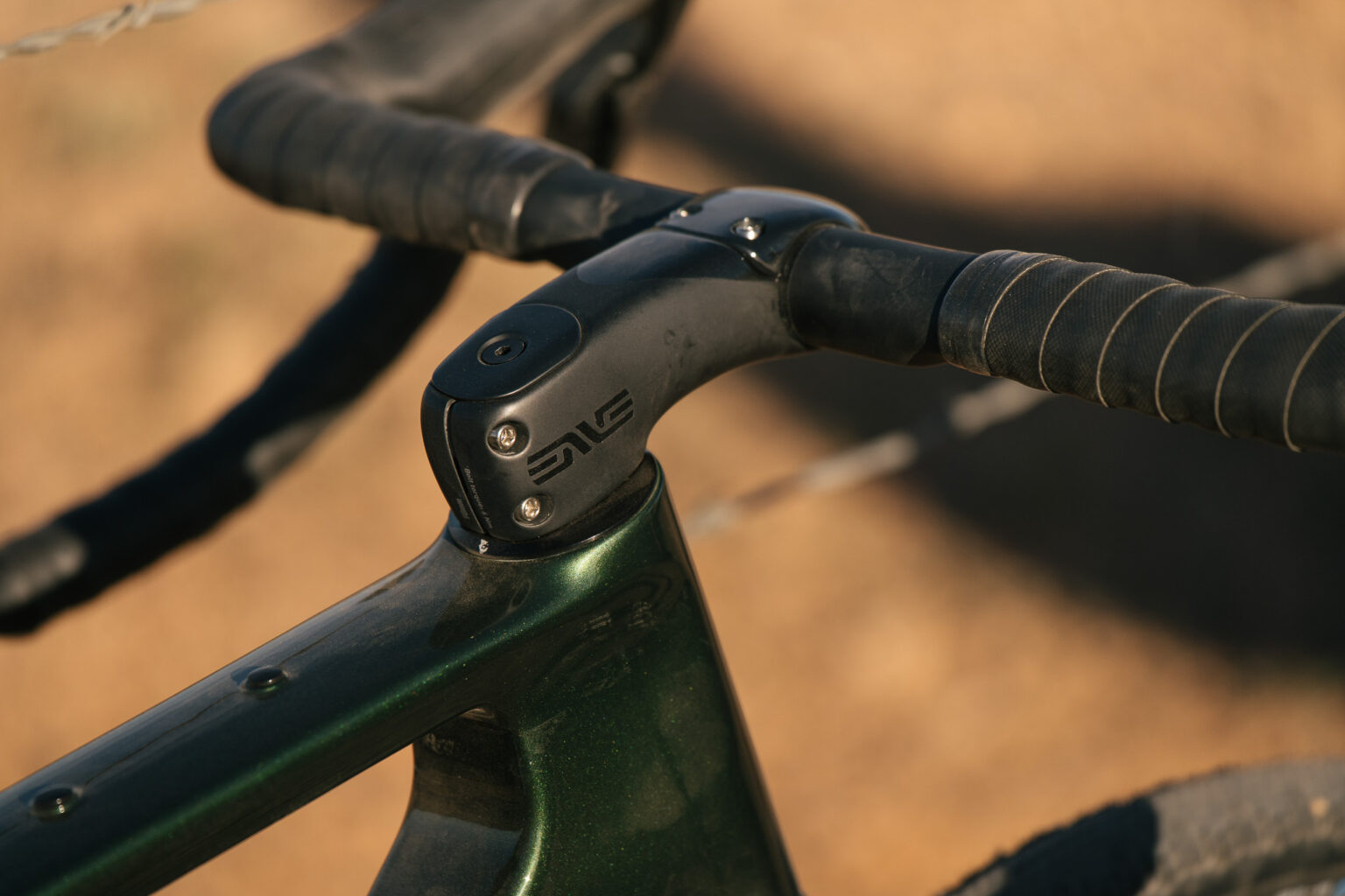 different cable routing options on Otso Waheela R