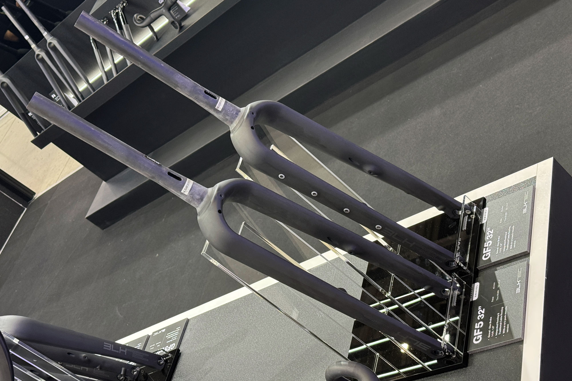 Big 32" forks of Taipei Cycle show: BlkTec carbon gravel forks