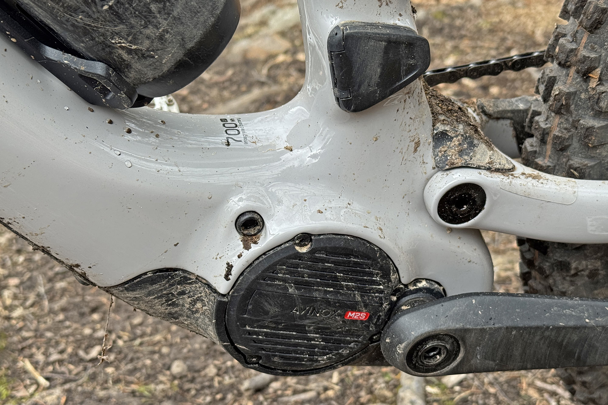 2026 Amflow PX Carbon Pro lightweight full-power all-mountain eMTB with 1500W 150Nm Avinox M2S ebike motor and 700Wh battery inside