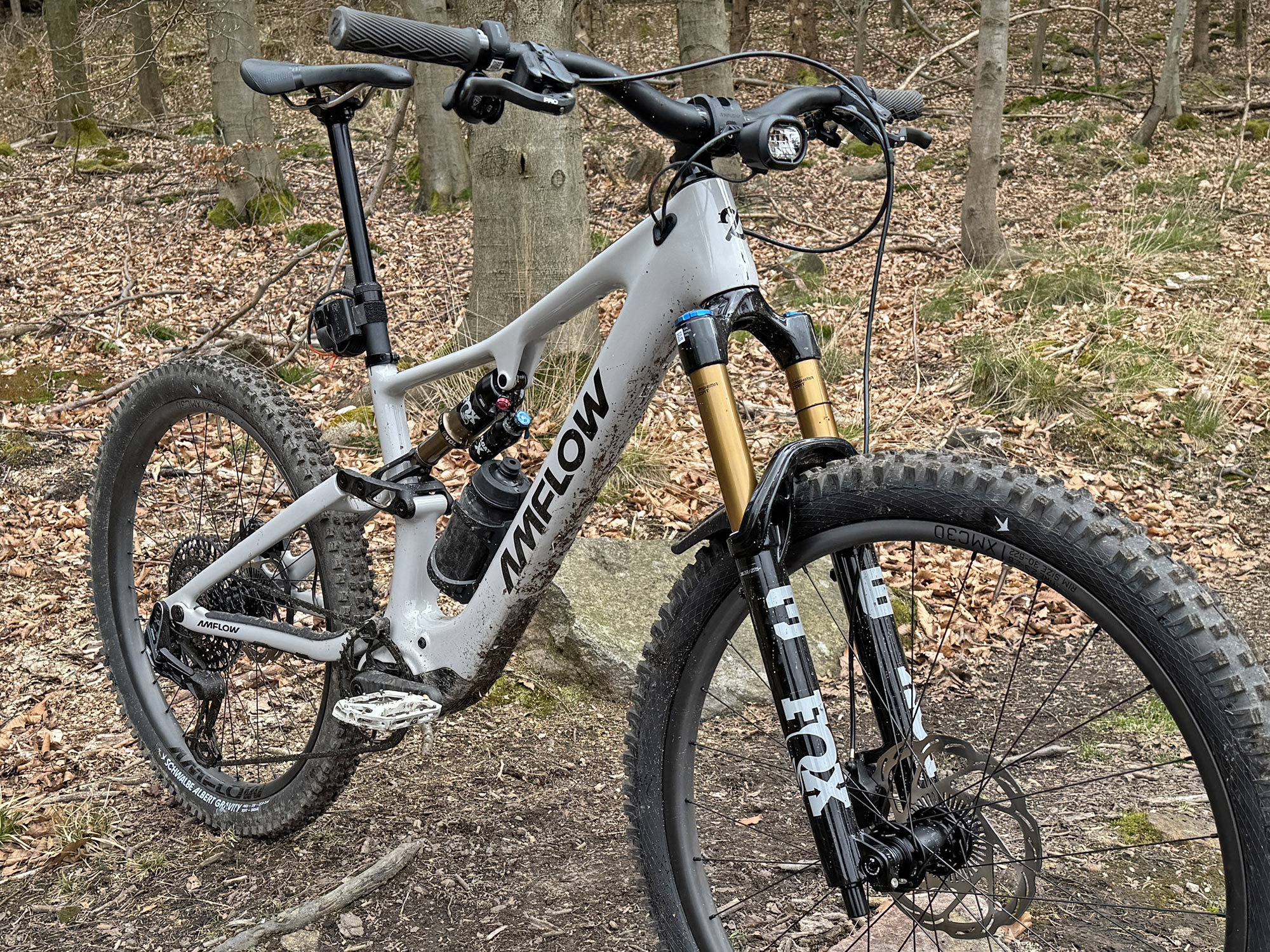 2026 Amflow PX Carbon Pro lightweight full-power all-mountain eMTB with 1500W 150Nm Avinox M2S ebike motor,&nbsp;angled