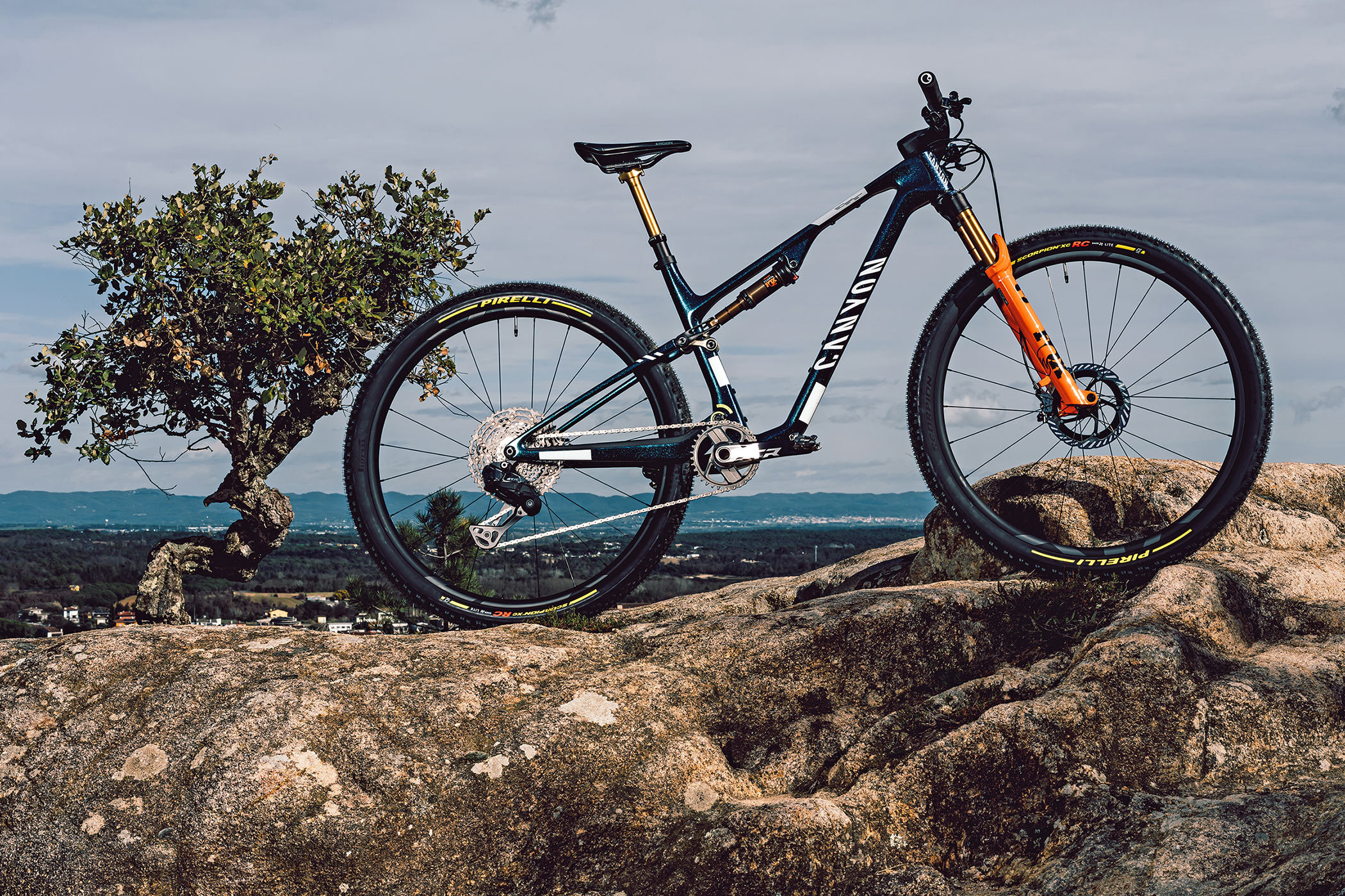 2026 Canyon Lux World Cup CFR Drops In On More Travel, Lower Weight for South Korea WC