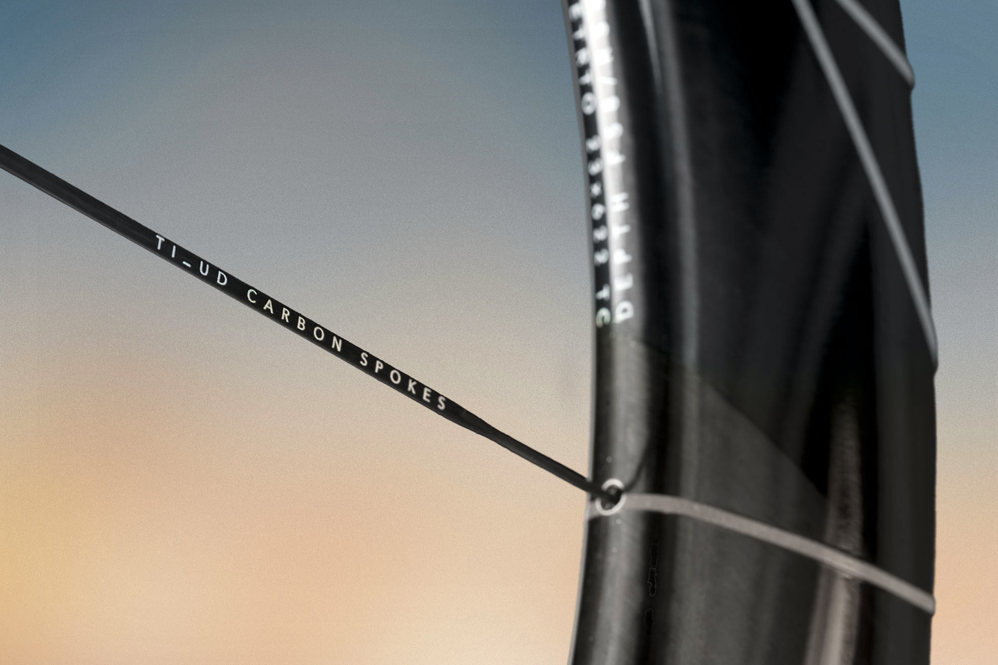 Hunt 5AM Limitless ultralight aero road bike wheels with Vonoa Ti_UD carbon spokes