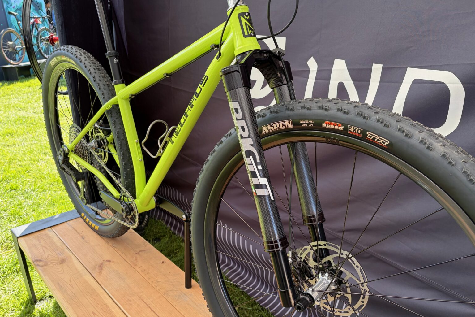 Industry Nine The Hush 32" wheels