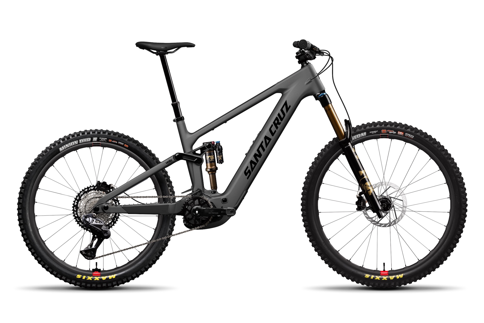 studio image of the Santa Cruz Vala CC XT Di2 build in the Matte Carbon