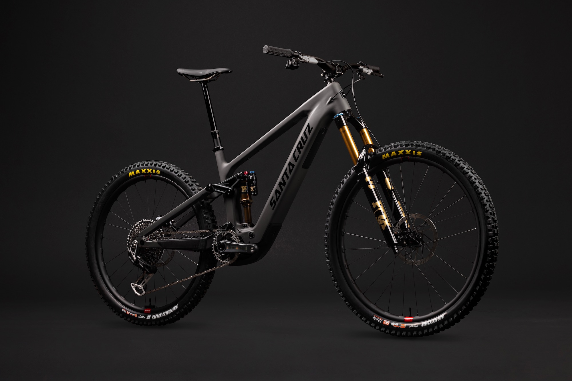 studio image of the Santa Cruz Vala CC in Matte Carbon viewed from the front angle