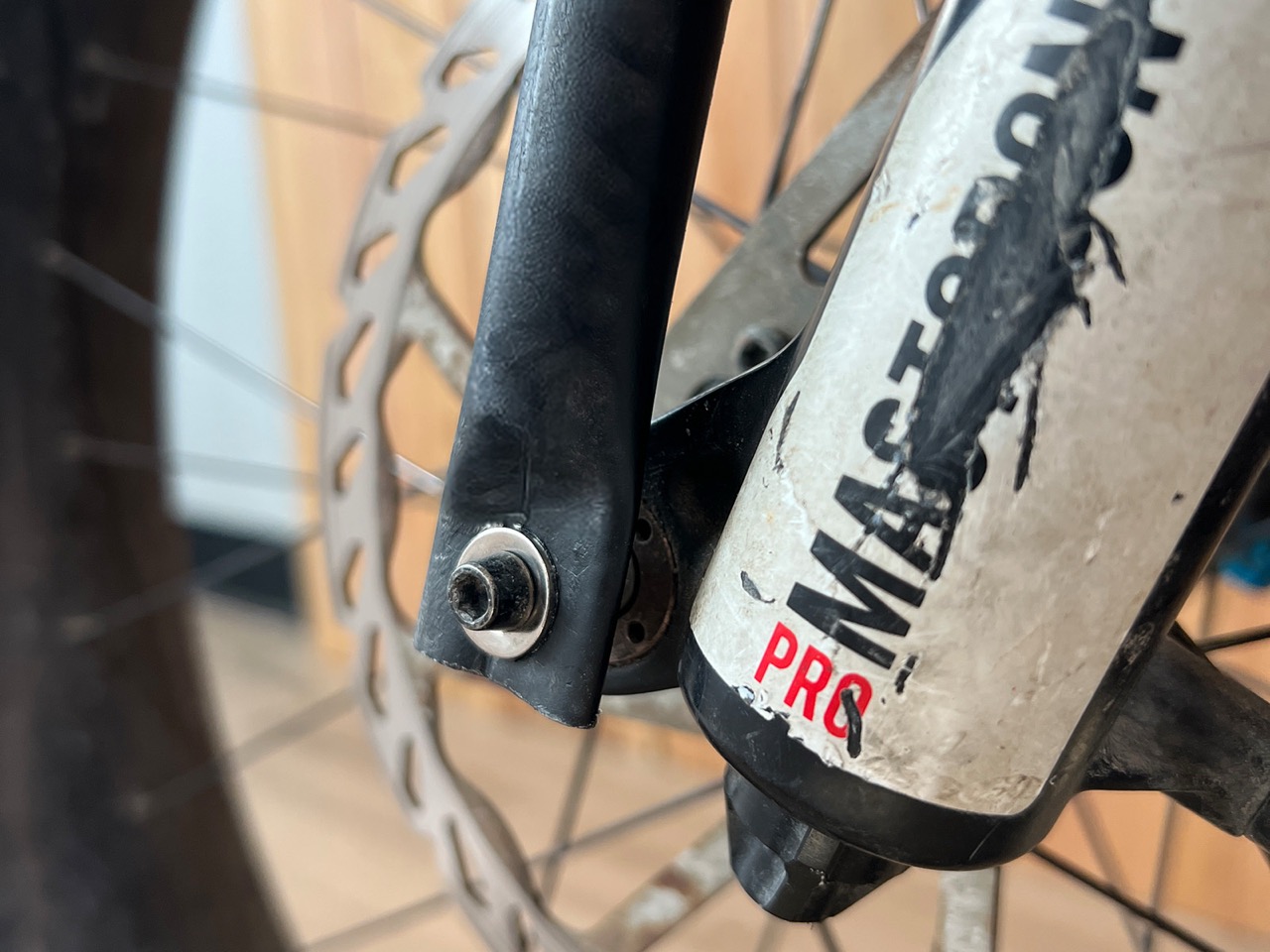 Revelate Designs New Mega Rack front thru axle