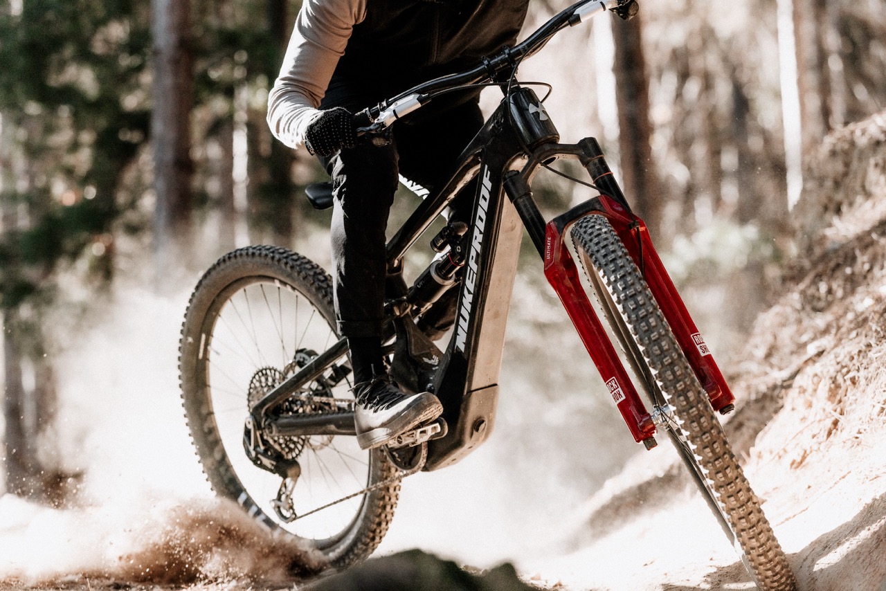 RockShox ButterWagonTech Rolls in on New Lyrik & Zeb with LinearXL Air Springs