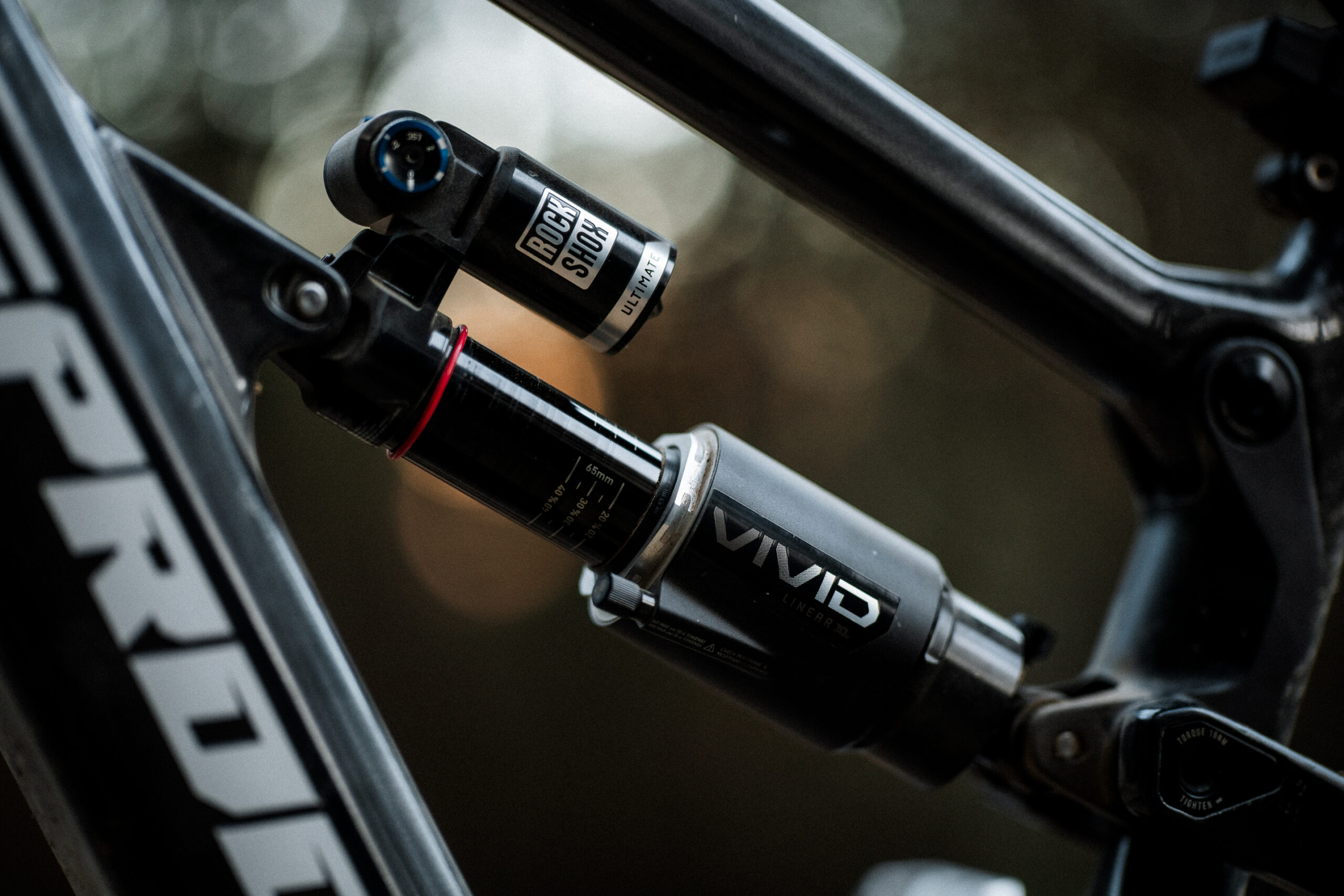 RockShox Adds LinearXL Air Spring to Rear Shocks on New Super Deluxe & Vivid Air