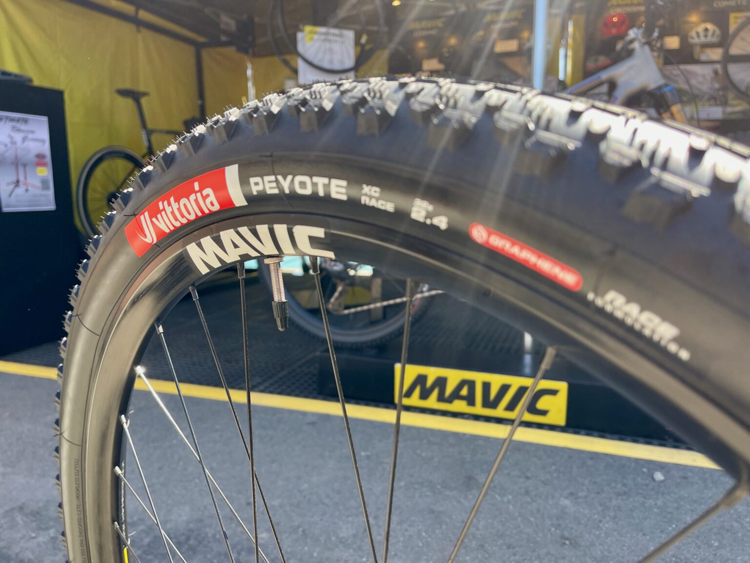 Unreleased Mavic Comete 50 32 tires