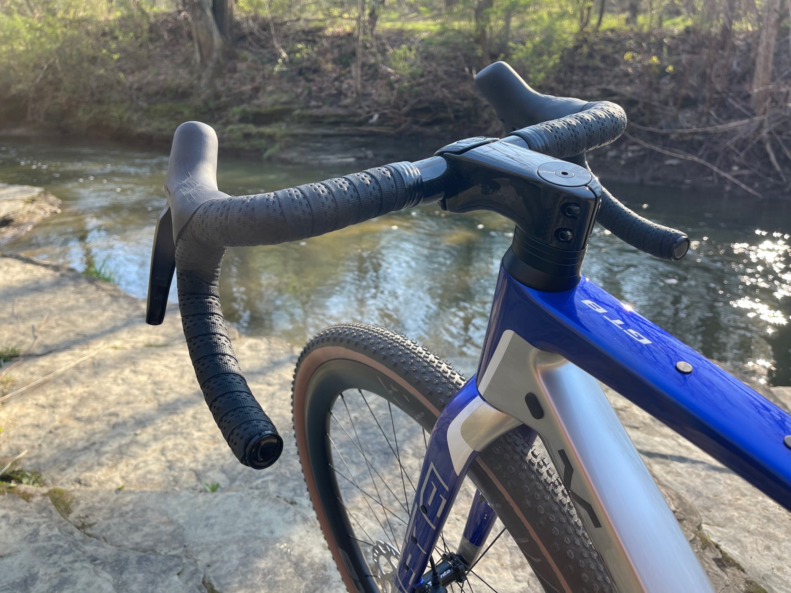 X-LAB GT8 Gravel Bike Review bars side
