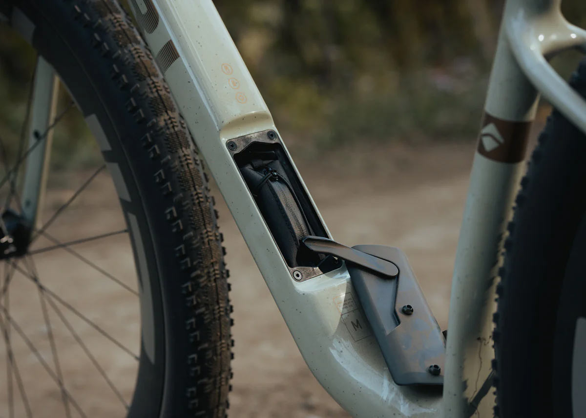 Ari Cache Downtube Storage Pouch Looks Great for Any Bike