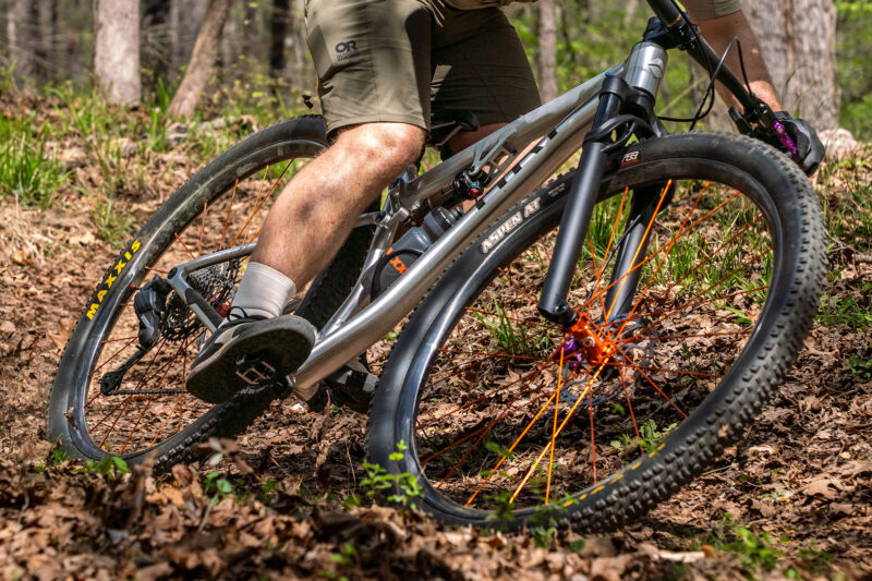 ARI Signal Sneak Peek: Wait, That’s a Ridable Prototype 32″ Fox 34 SL Fork, Isn’t It!