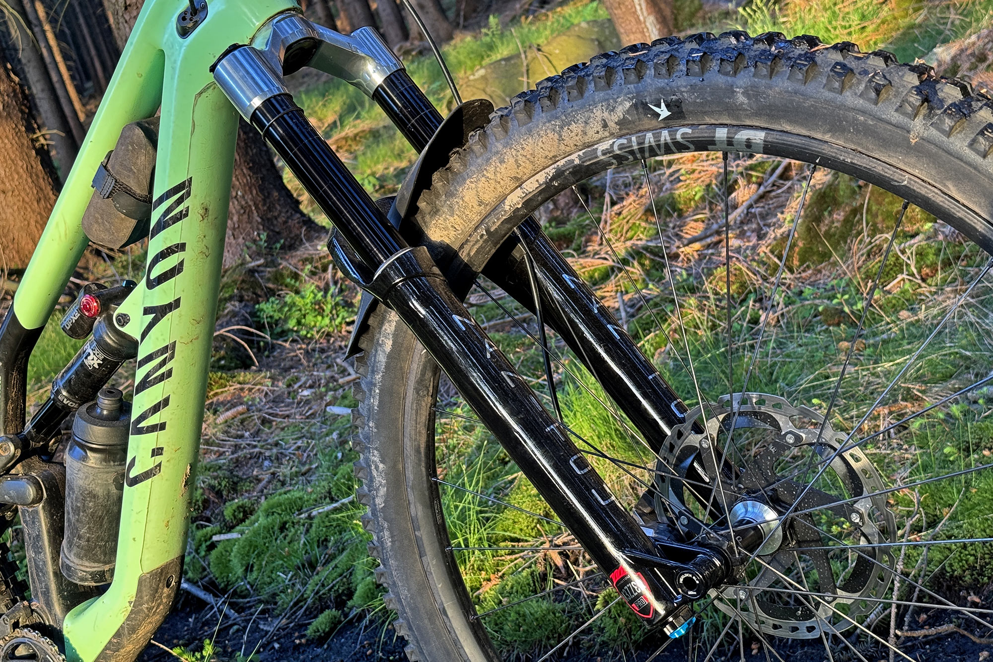 2026 Manitou Mezzer Pro G2 lightweight 37mm stanchion 140-170mm enduro fork: up close