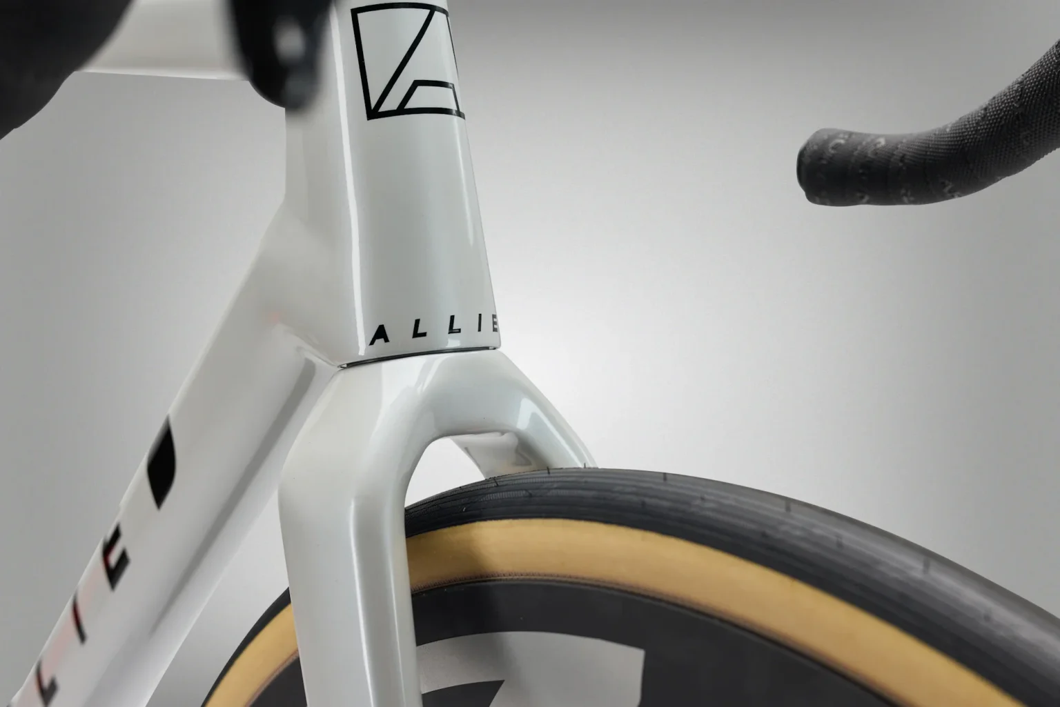 front angle view of allied echo road bike fork crown.