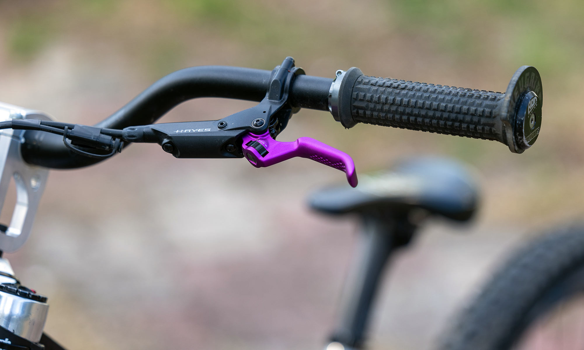 AON Gamux DH Prototype: CNC aluminum belt-drive gearbox downhill race bike, Rev Grips with integrated bar end