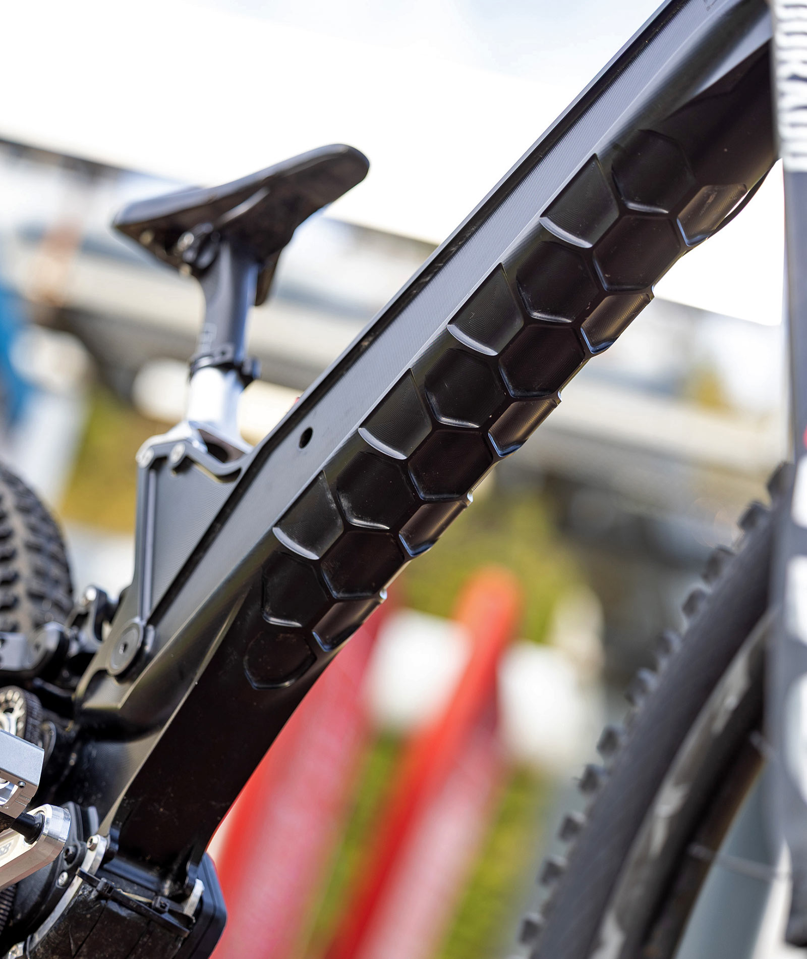 AON Gamux DH Prototype: CNC aluminum belt-drive gearbox downhill race bike, honeycomb machining under the downtube