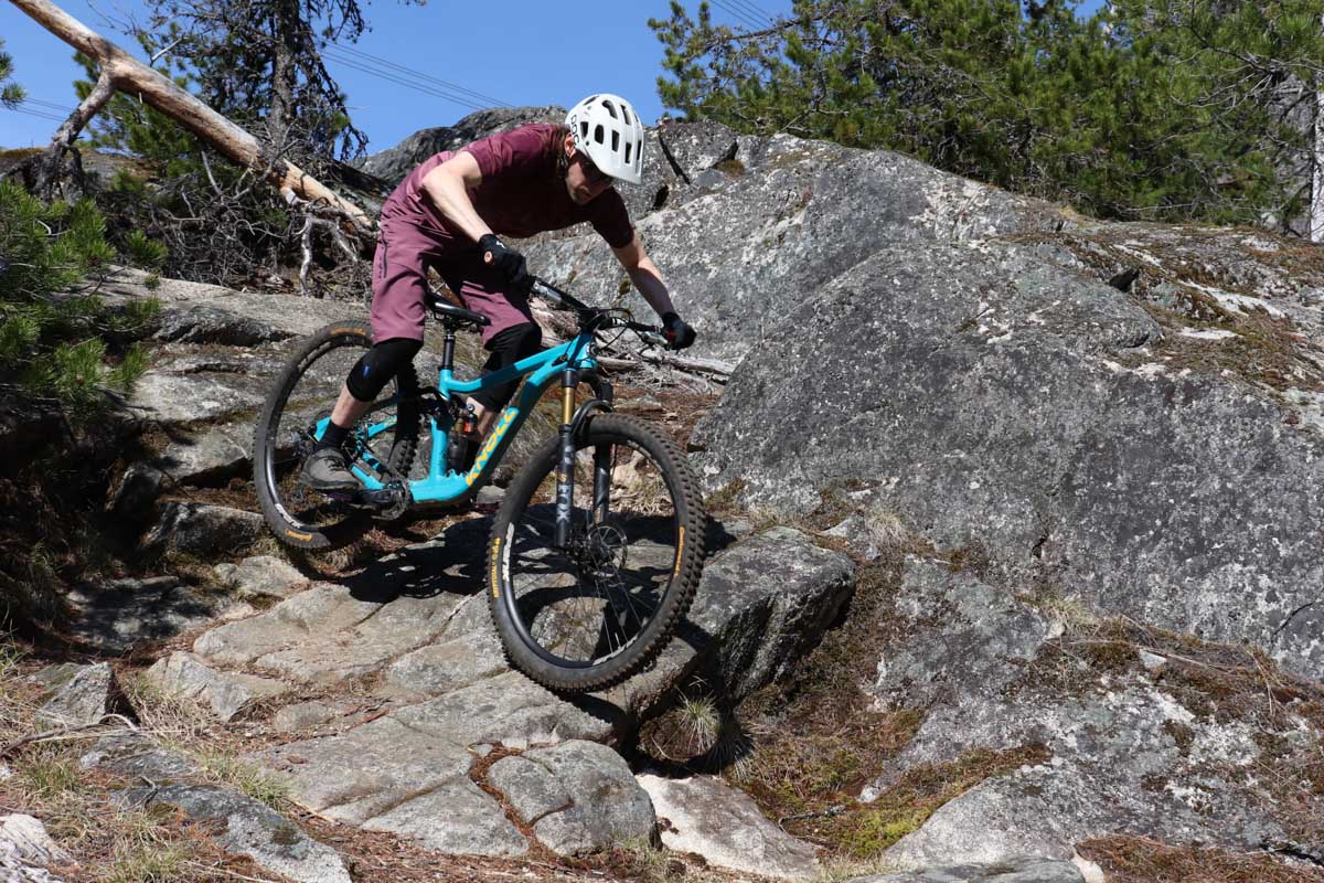 Review: Chromag’s Shift Knee Pads Are Comfortable, Secure, Protective, and Low-Profile