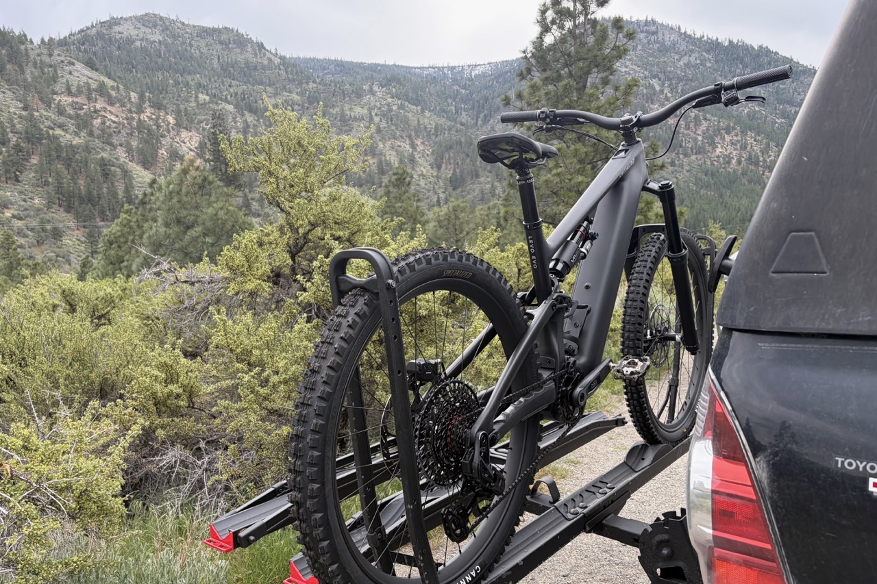 the CrossTrack with one 52 pound eMTB loaded