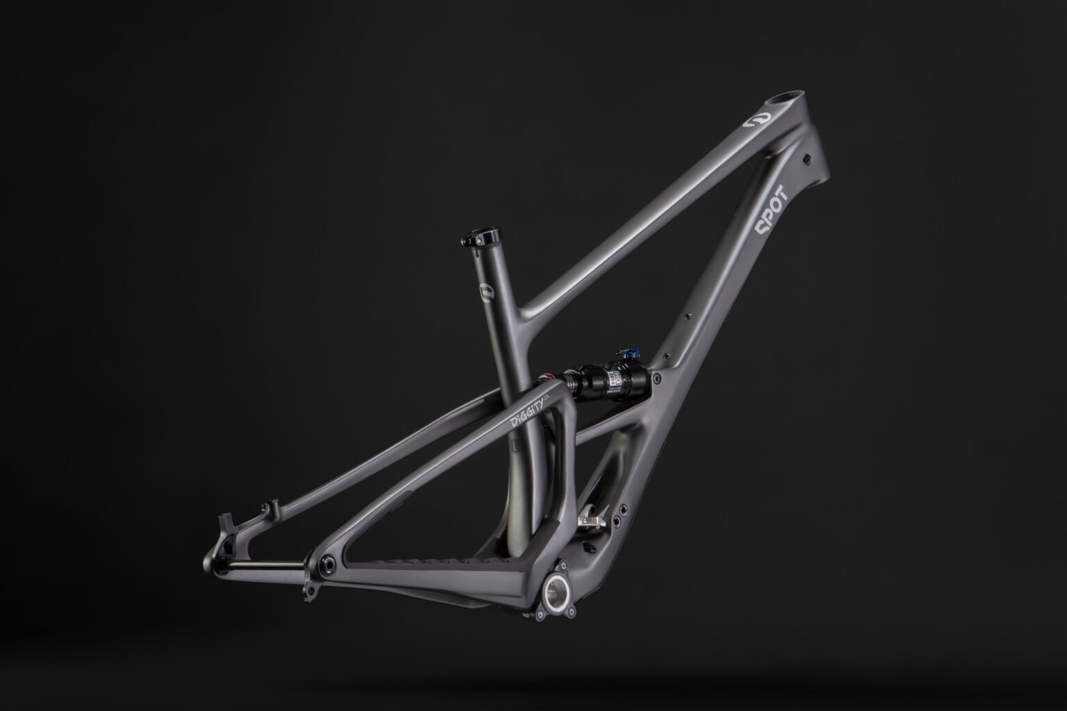 studio image of the Diggity 125 frame in Talus Grey