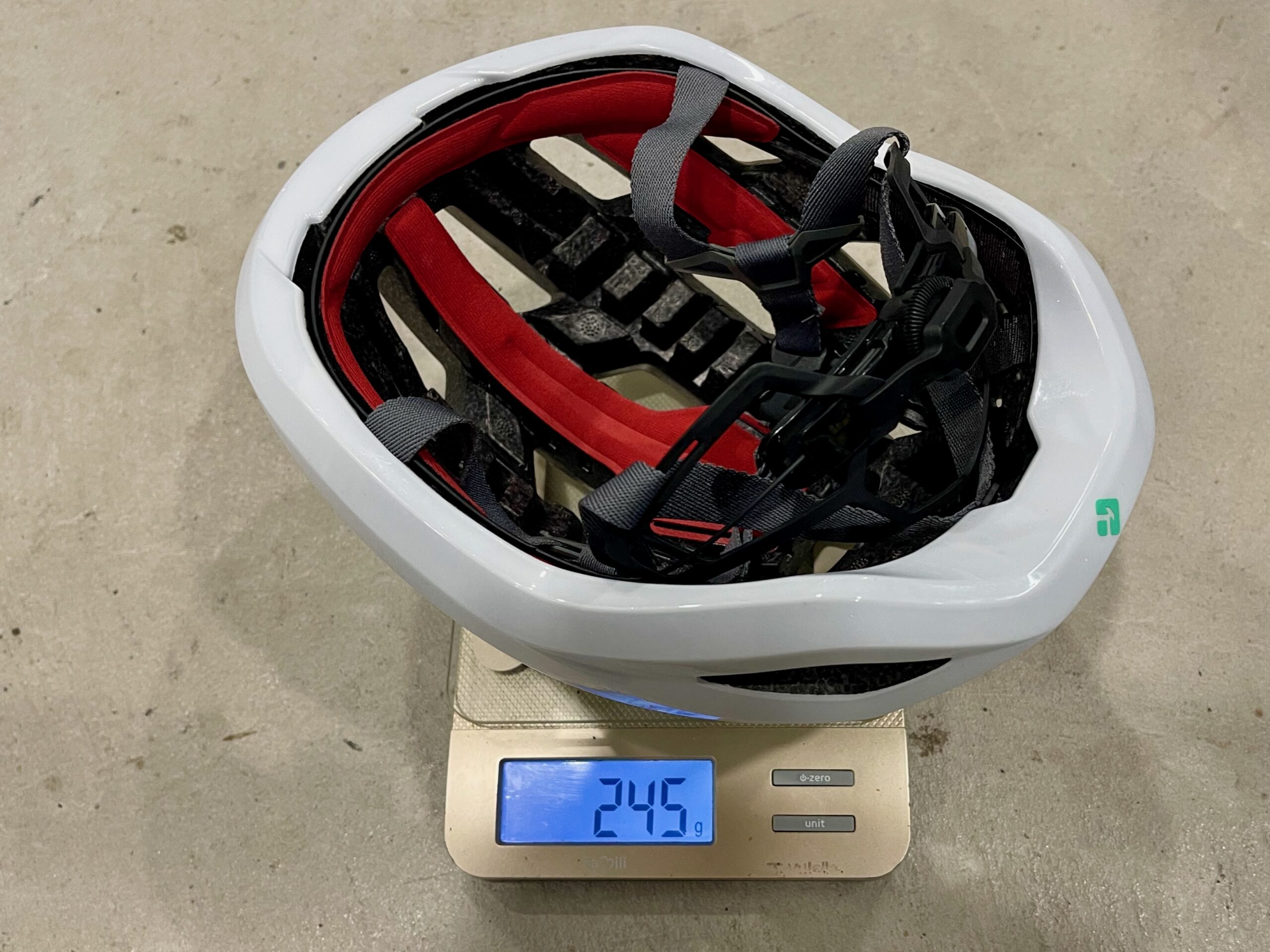Lazer Blade Review vægt størrelse medium
