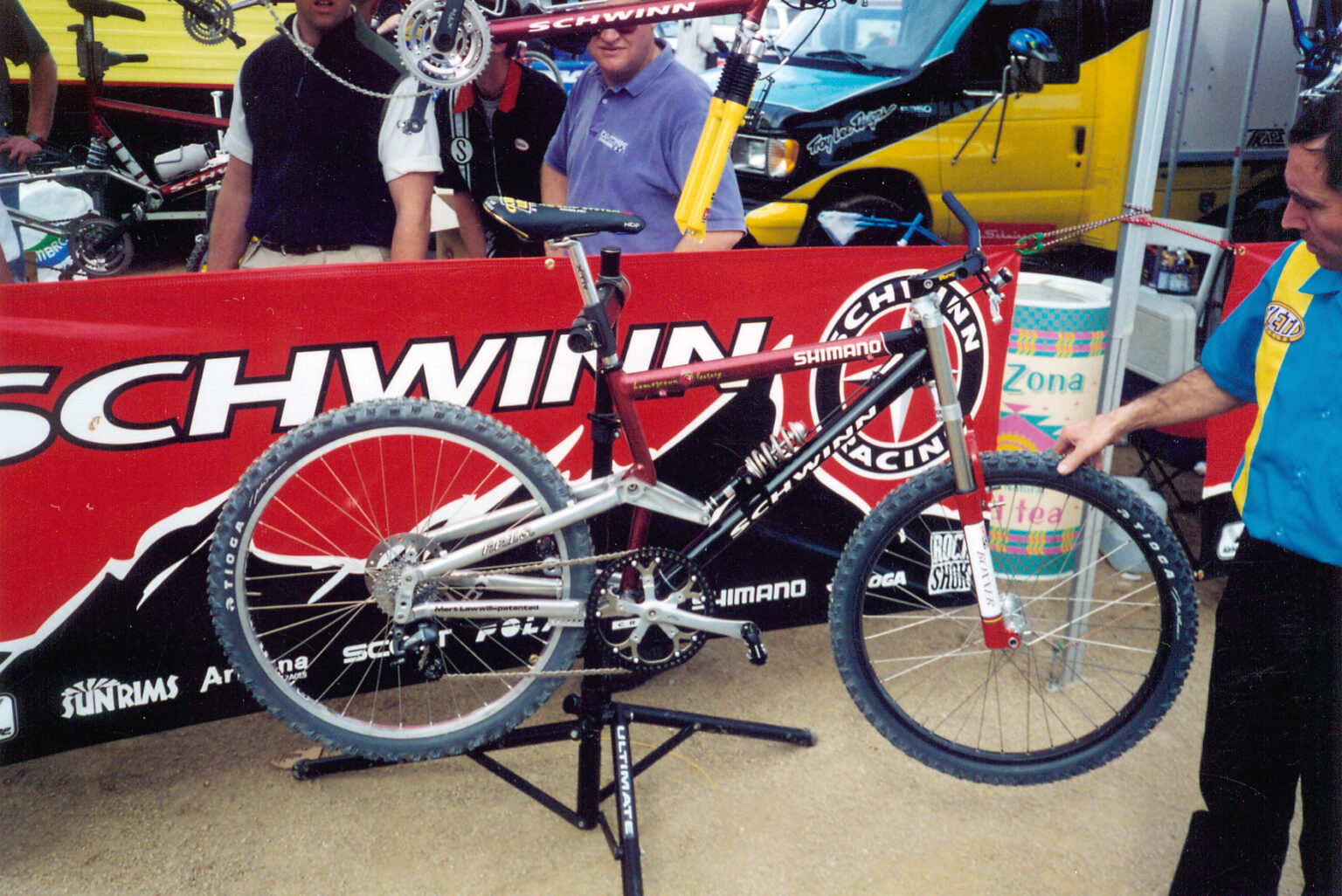 Mert Lawwill designed a 4-bar suspension system Schwinn and Yeti used