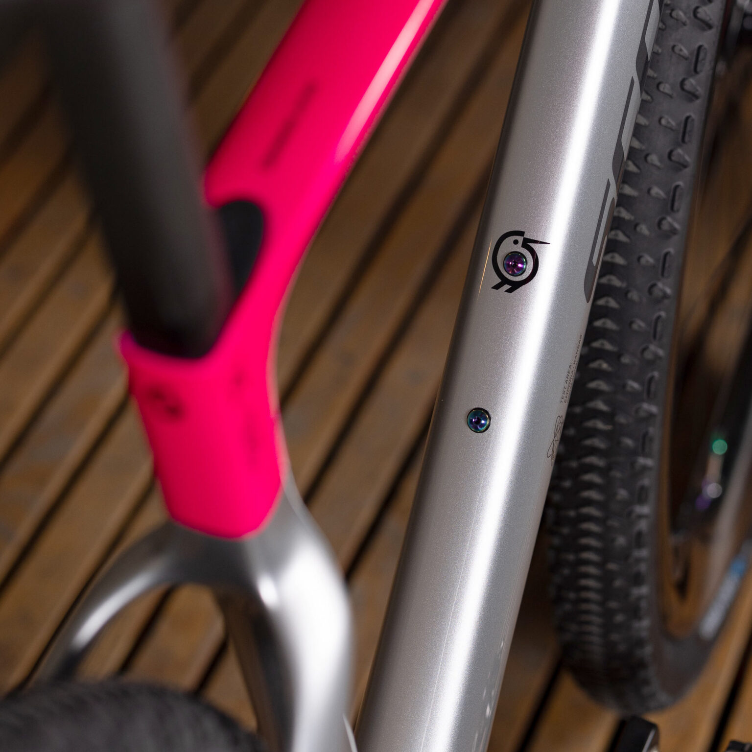 Scott 32" prototype aero Addict Gravel RC cykel: kiwi fugl