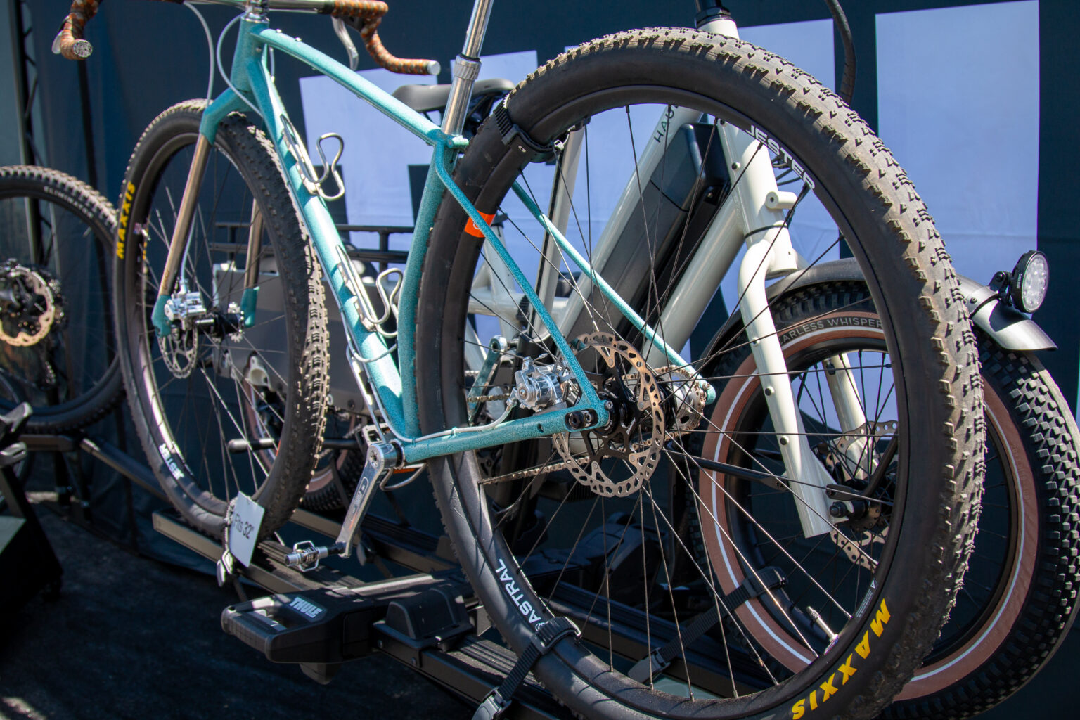 Thule 32" compatible bike rack