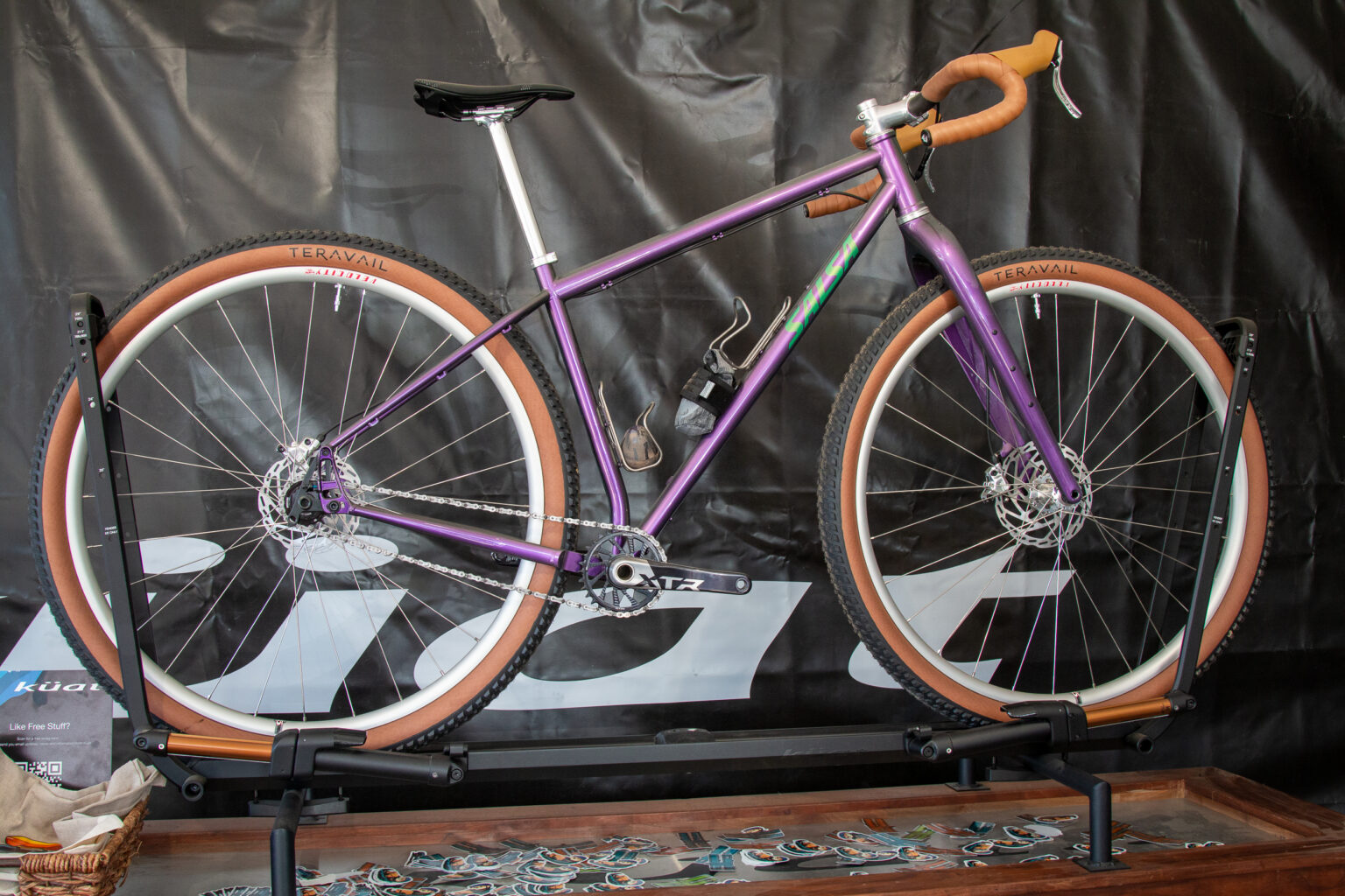 Kuat 32" compatible hitch rack