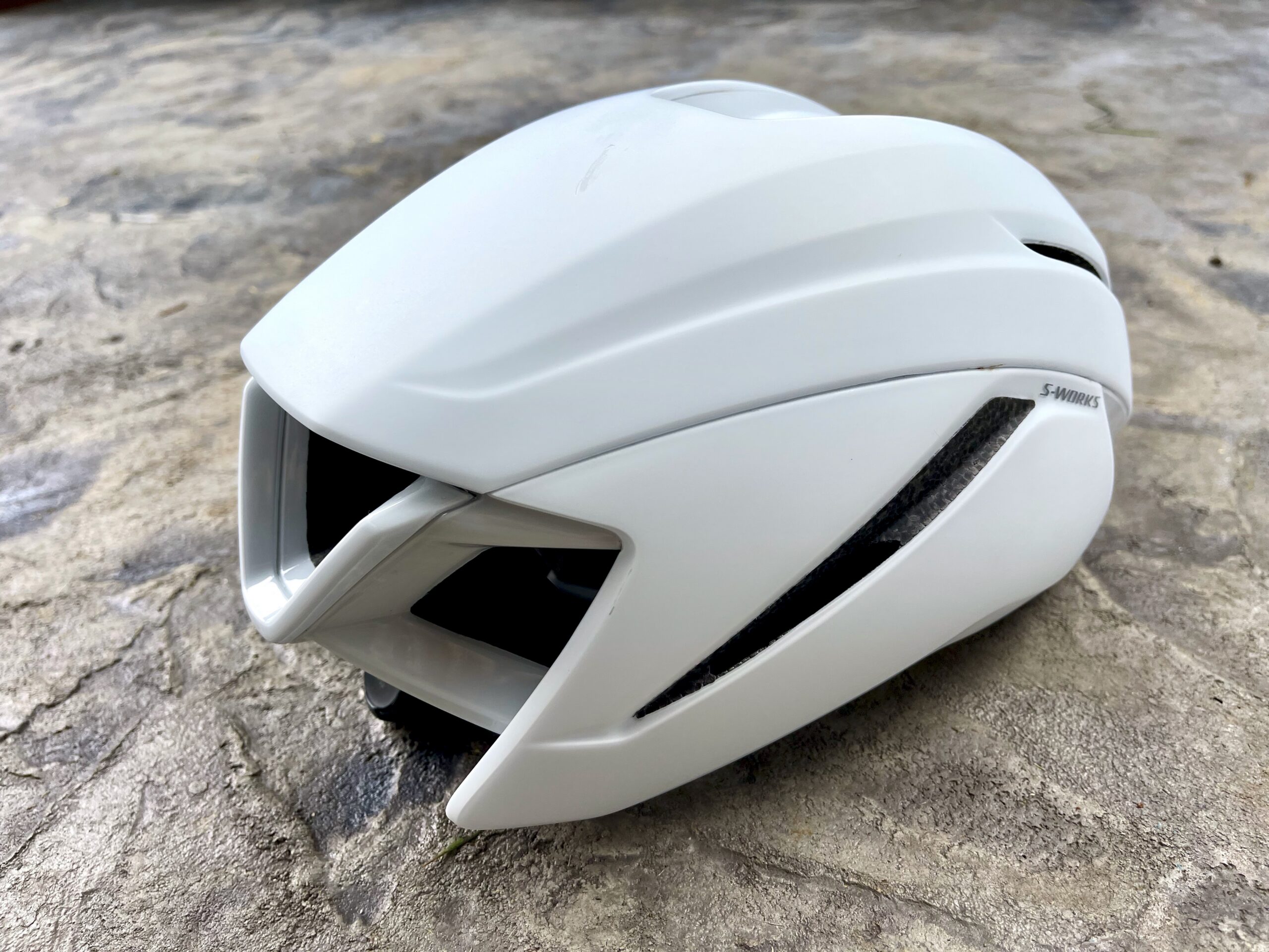 Specialized Evade 4 anmeldelse vs evade 3 bagside