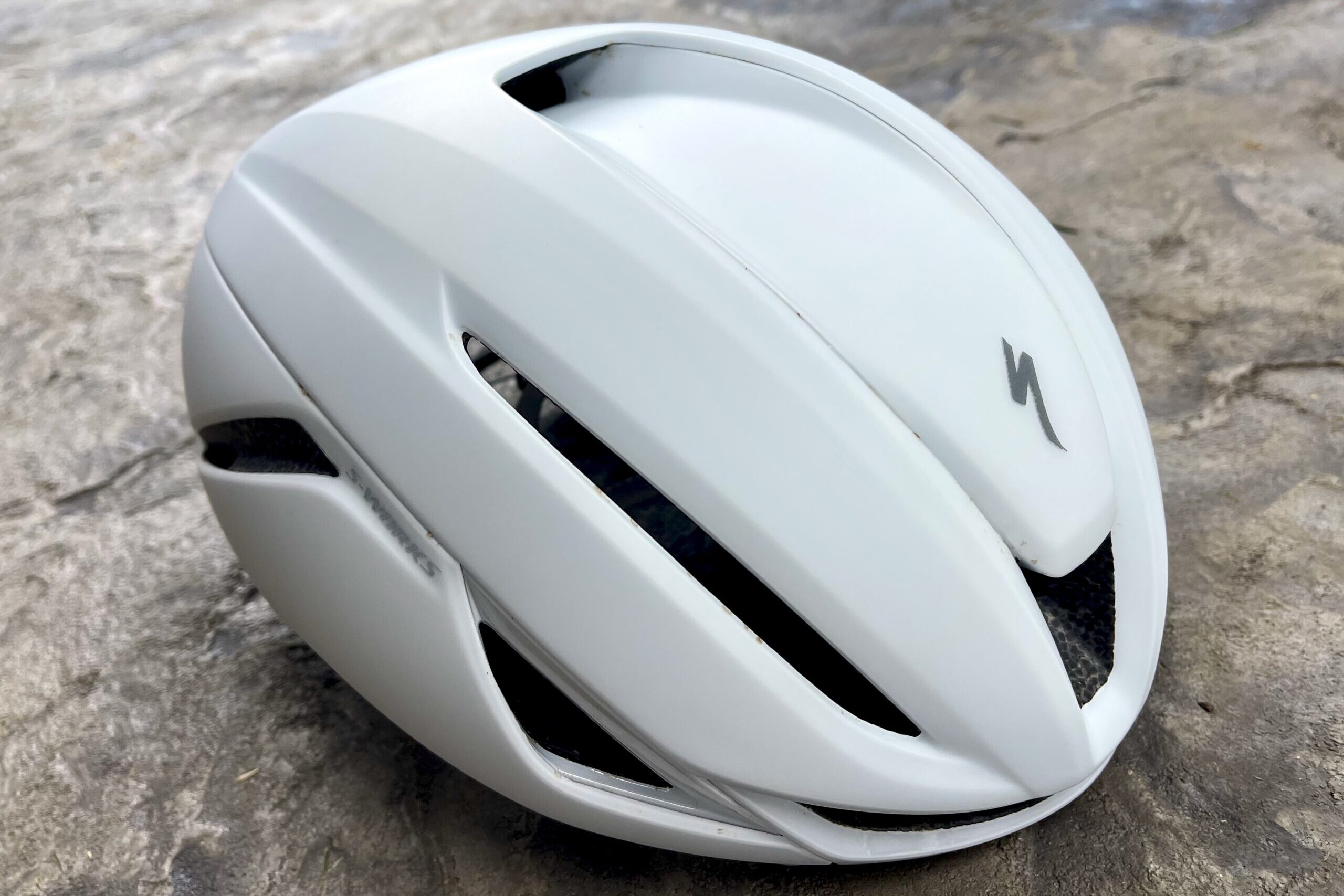 Review: Specialized’s New Evade 4 is Heavier But Much Cooler & Still Fast