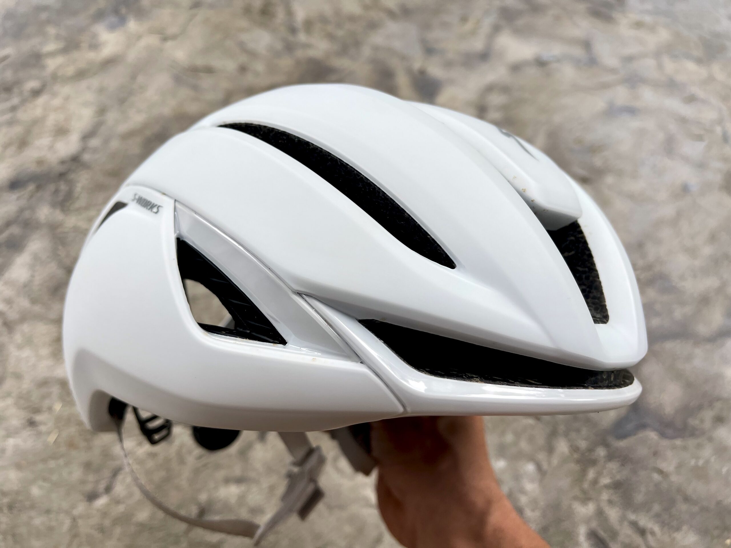 Specialized Evade 4 anmeldelse vs evade 3 ventilationsåbninger mere