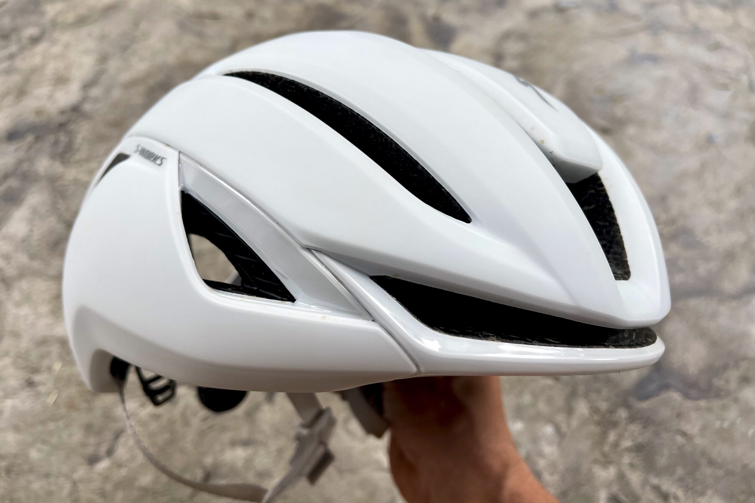 Specialized Evade 4 anmeldelse vs evade 3 ventilationsåbninger mere
