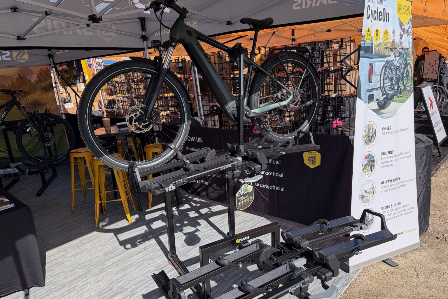 Saris 32" compatible bike rack
