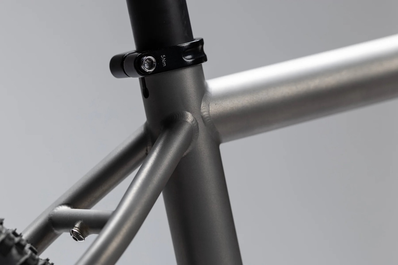 Stinner Frameworks Limited Refugio Podium 32 seat cluster