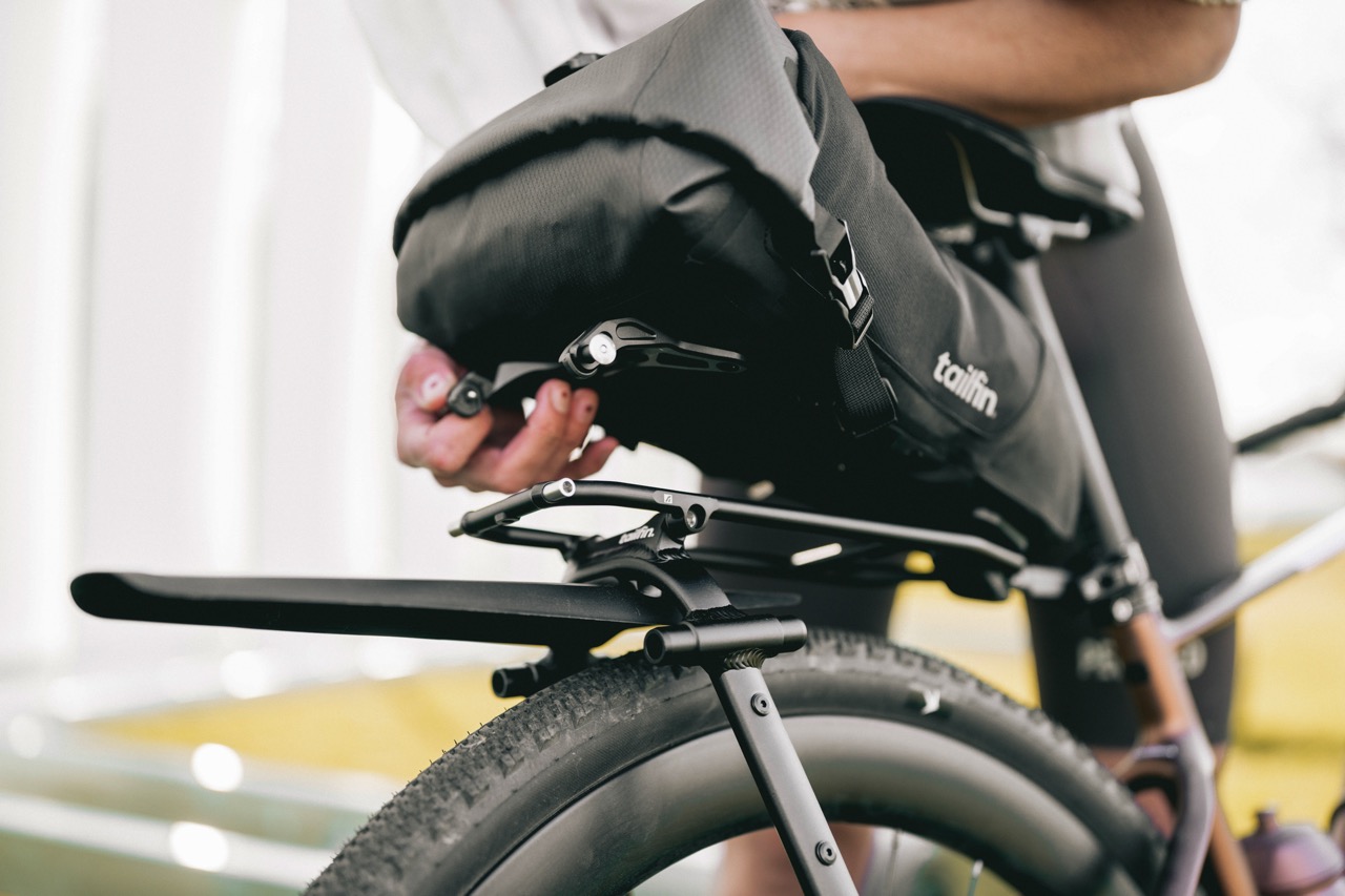 Tailfin Journey Rack quick attach