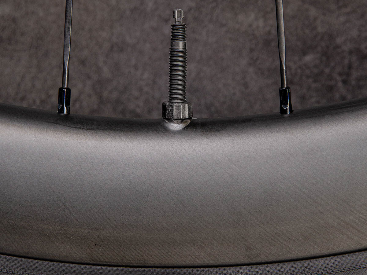 absoluteBLACK Aether valve, on wheel