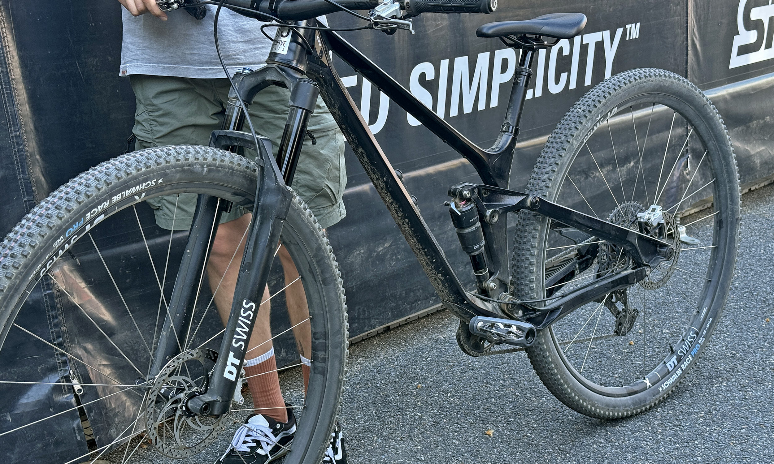 prototype DT Swiss 32" XC/Trail suspension fork on CNC-machined Actofive I-Train 32 trail bike