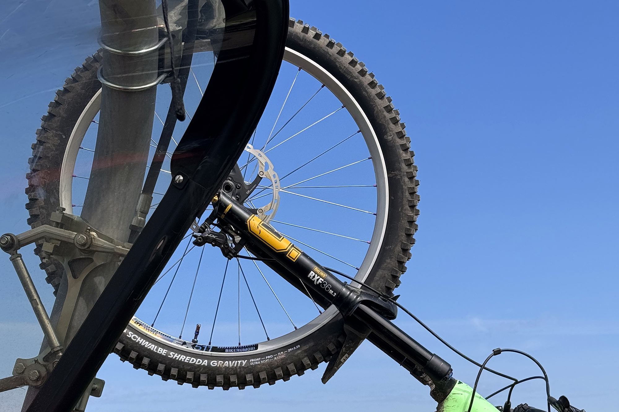 mine egne brugerdefinerede DT Swiss Classic Silver & Pink 350 DEG + EX511 enduro mountainbike hjul i Scczyrk bikepark