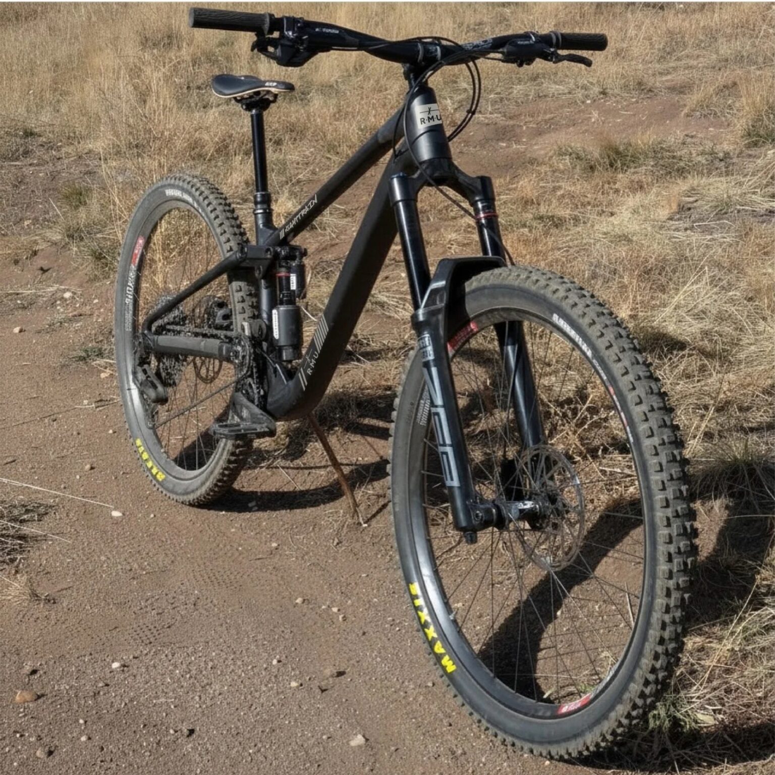 picture of a complete RMU Nighttrain bike in Midnight Onyx