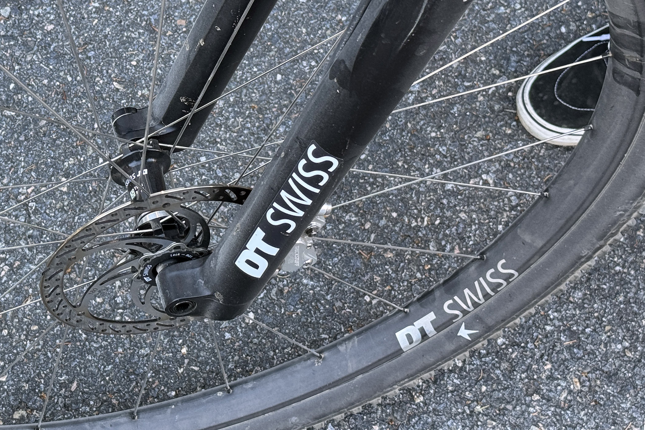 Spotted: 32″ DT Swiss Suspension Fork & Wheels At Nove Mesto World Cup, But…