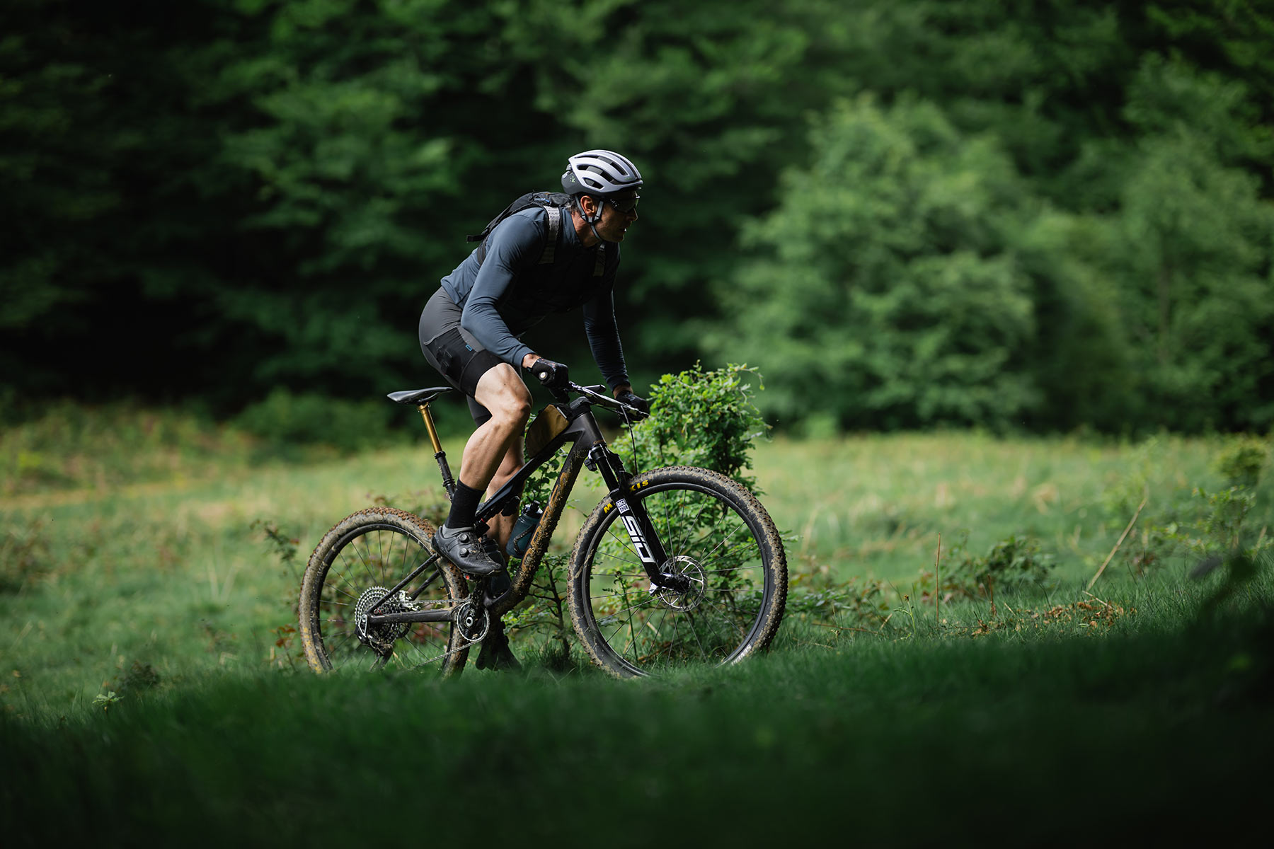 2027 orbea oiz ride anmeldelse actionbillede.