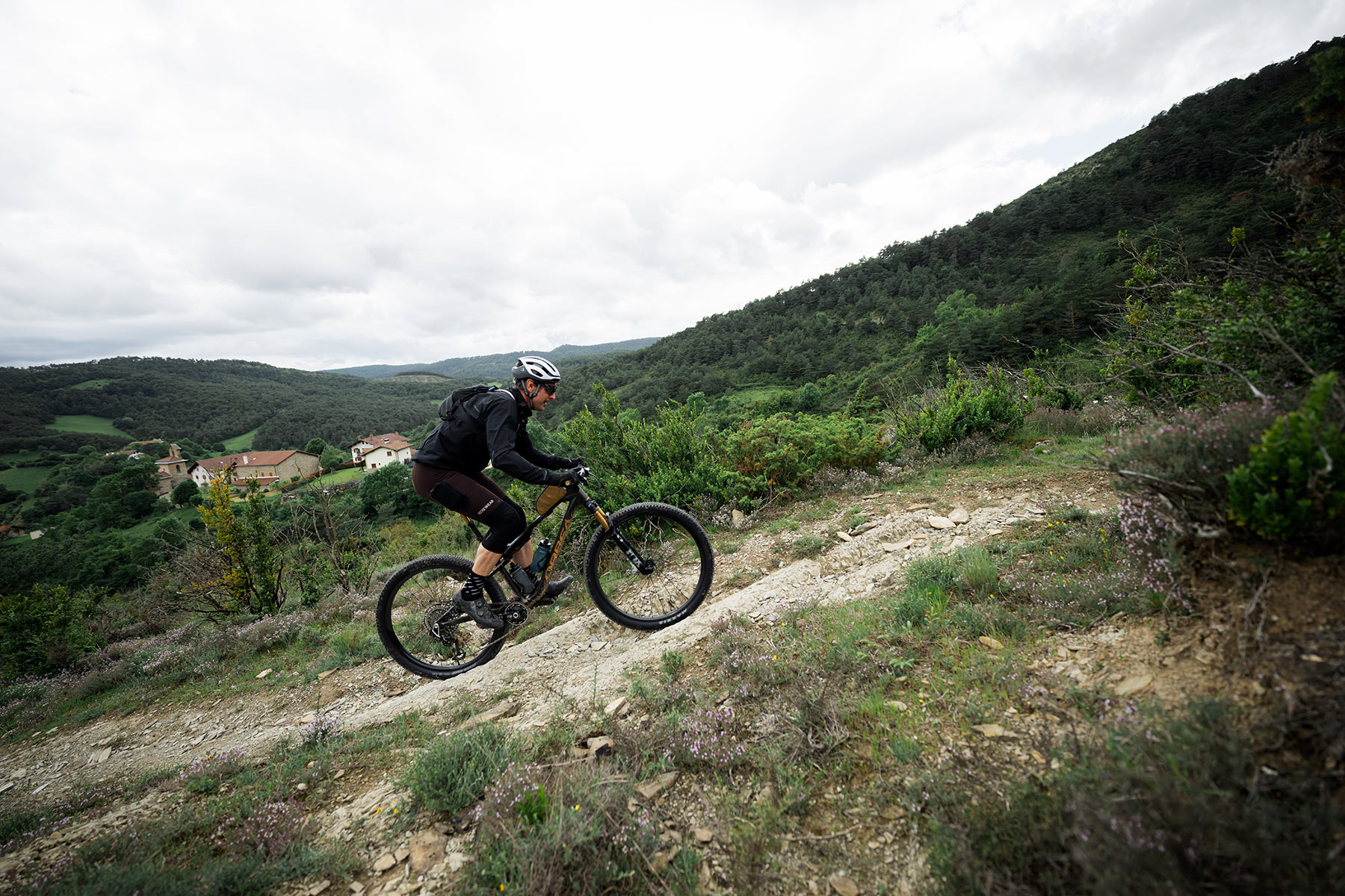 2027 orbea oiz ride anmeldelse klatrefoto.